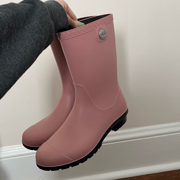UGG Light Pink Rain Boots Size 7 - Picture 2 of 14